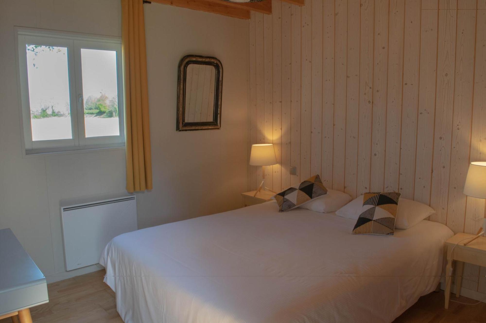 The Originals City, Hotel La Cour Carree, Eu Eu (Seine-Maritime) Exterior photo